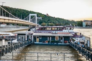 Budapest: 4-Course Dinner Cruise with Piano Show