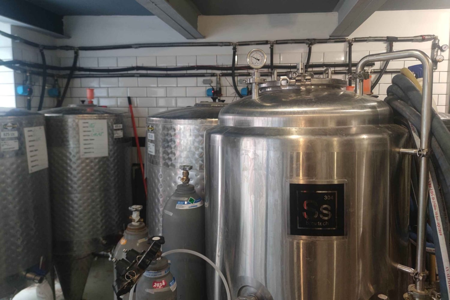 Boedapest: 9-rangs Hongaars & Craft Bierproeverij met hapjes