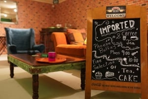 Budapest: 90s Sitcom Escape Room Adventure with Drinks