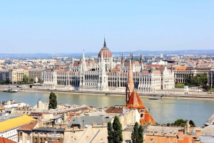 Budapest: All in One Walking Tour with Strudel House Stop