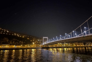 Nattlig båtcruise i Budapest med en drink og egen sjåfør