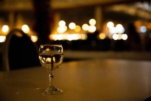 Budapest: Bootsfahrt mit Live-Tourguide (+ Bonusgetränk)