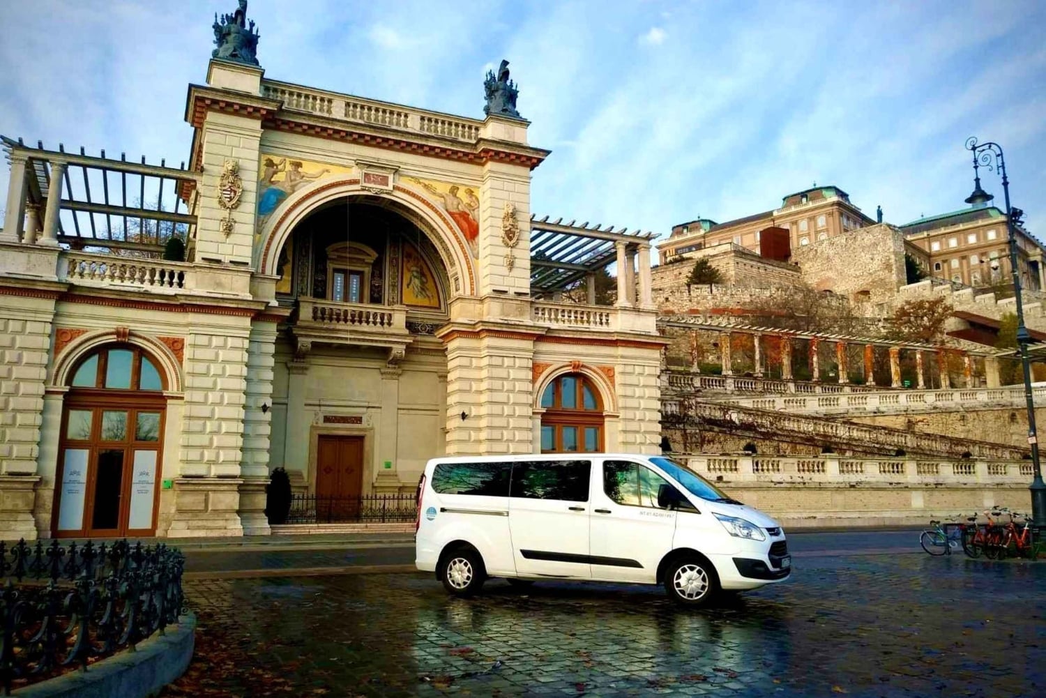 Budapest: Servizio di transfer aeroportuale privato dentro e fuori Budapest