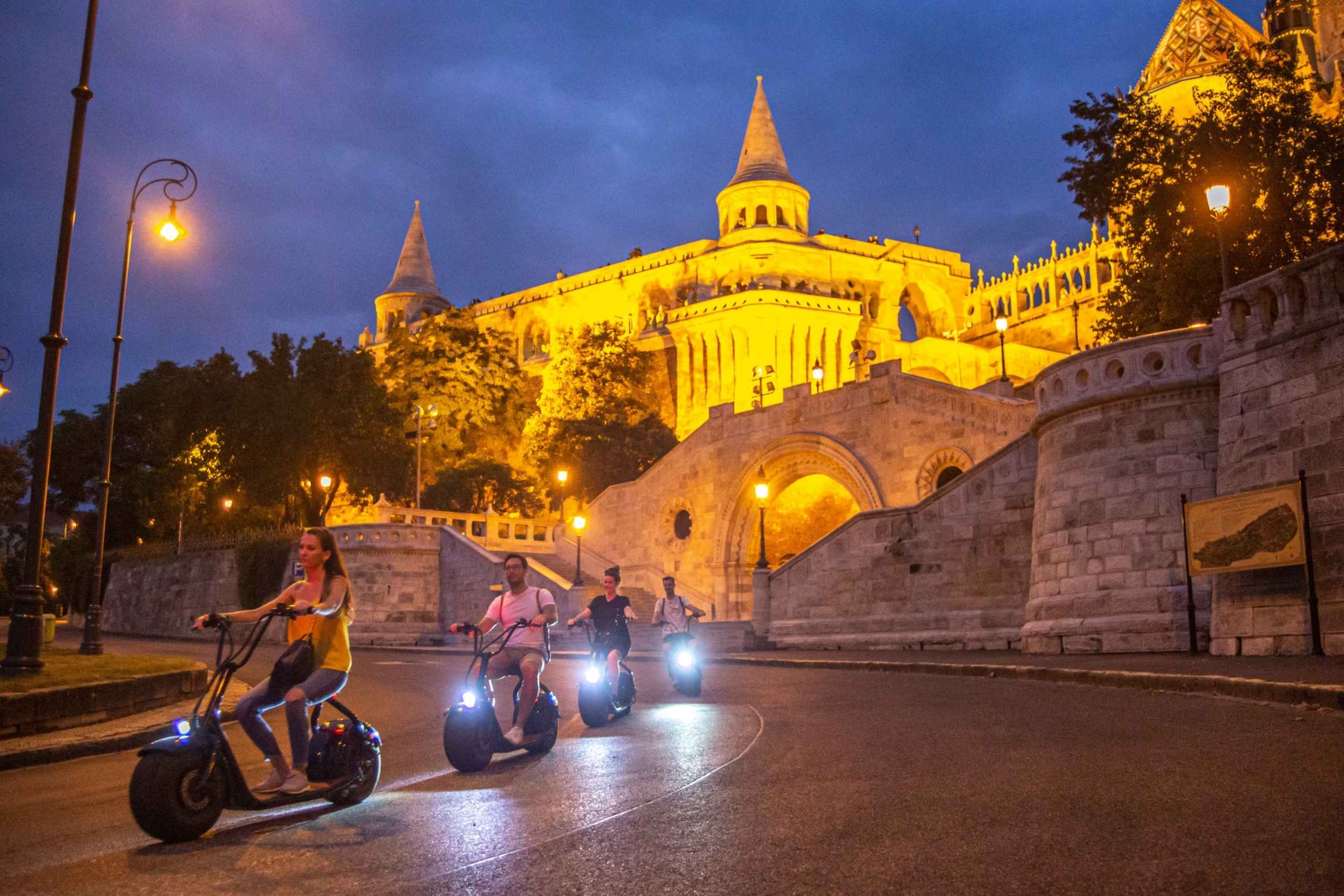 Budapest: Buda Castle and Citadel E-Scooter Sunset Tour