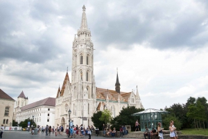 Budapest: Buda Castle Walking Tour in German