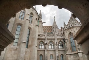 Budapest: Buda Castle Walking Tour in German