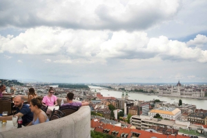 Будапешт: пешеходная экскурсия по Будайскому замку на немецком языке