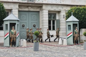 Budapest: Castle District Walk with Matthias Church Entry