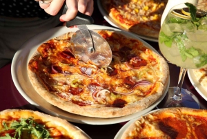 Budapest: crucero en catamarán con pizza