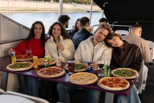 Budapest: crucero en catamarán con pizza
