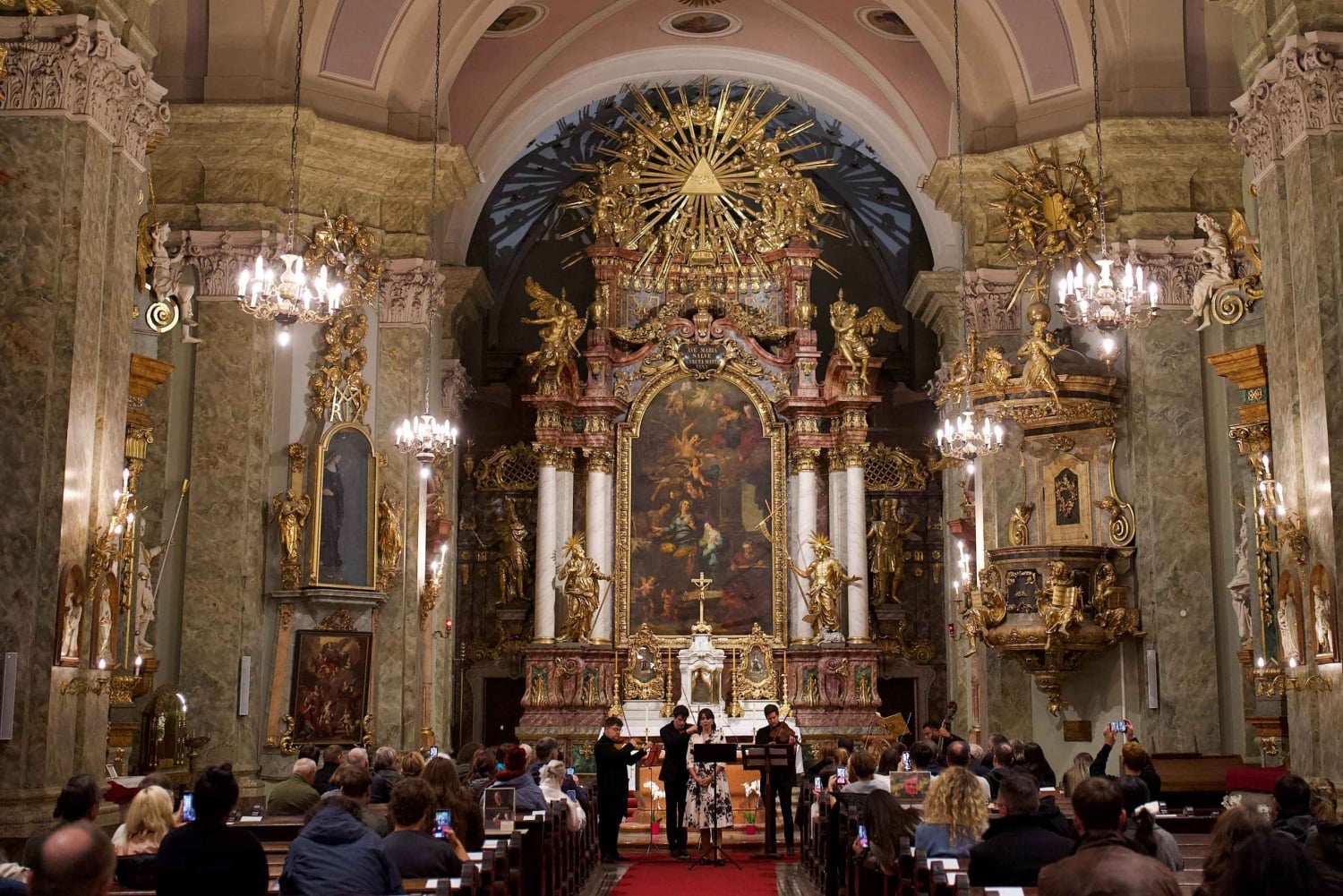 Budapest: Christmas Concert with Vivaldi, Mozart & more