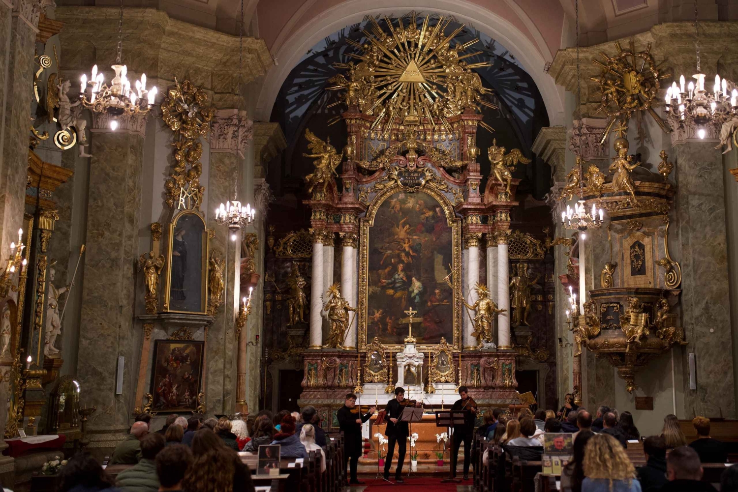 Budapest: Christmas Concert with Vivaldi, Mozart & more