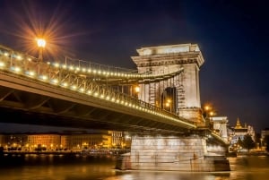 Budapest: hop-on hop-off-kryssning på dagen med välkomstdrink