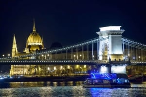 Budapest: Christmas Day Dinner Cruise with Live Piano Music