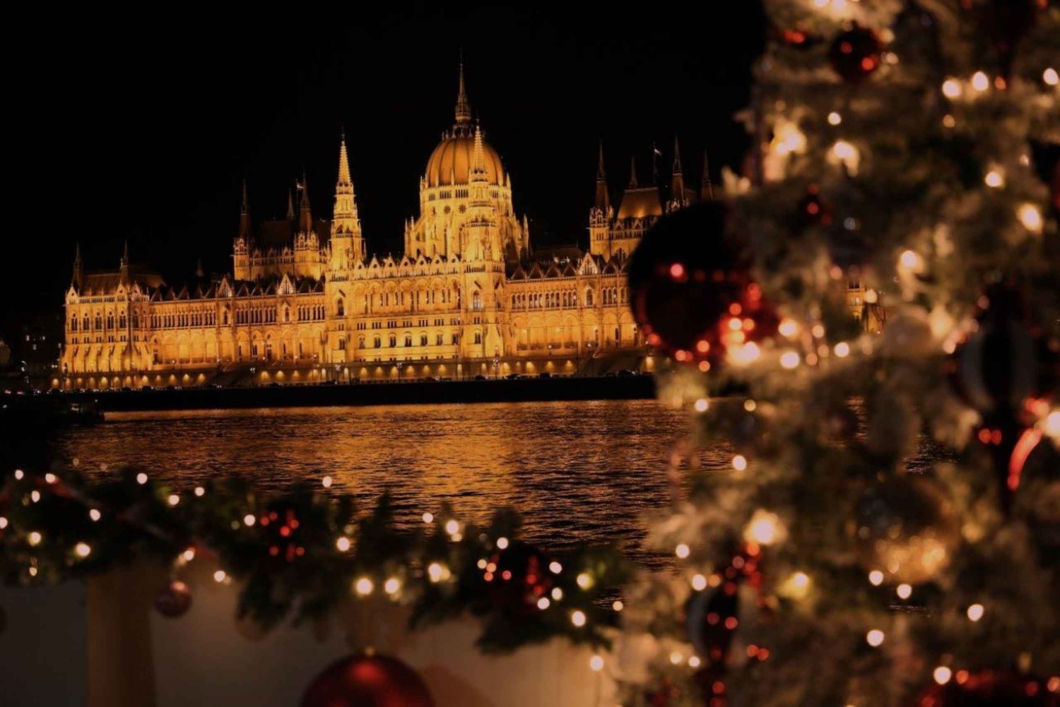 Budapest: Julemarkedscruise med én drink