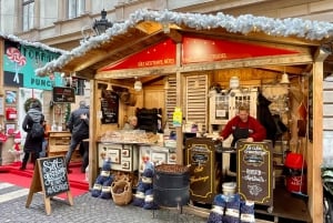 Budapest: Christmas Market Guided Walking Tour with Tastings