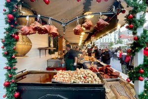 Budapest: Christmas Market Guided Walking Tour with Tastings