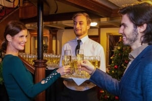 Budapest: Christmas and Holiday Danube Dinner Cruise