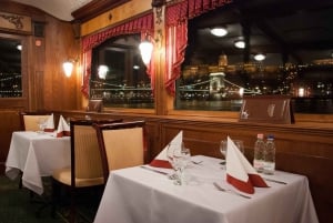 Budapest: Christmas and Holiday Danube Dinner Cruise