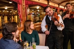 Budapest: Christmas and Holiday Danube Dinner Cruise
