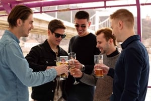 Budapest: Downtown Budapest Unlimited Booze Cruise