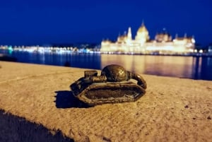 Budapest Danube Banks: a hunt for Kolodko's Mini-Sculptures