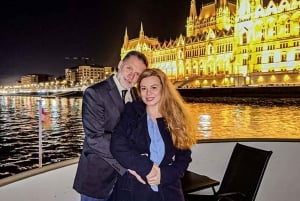 Budapest: Danube River Cruise with Unlimited Rosé Wine