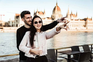 Budapest: Danube River Cruise with Unlimited Rosé Wine