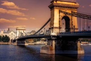 Budapest: Nighttime or Daytime City Sightseeing Cruise