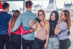 Budapest: Nighttime or Daytime City Sightseeing Cruise