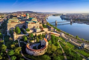 Budapest: Day or Night River Cruise with Live Commentary