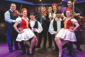 Budapest: Dinner Cruise with Operetta and Folk Show