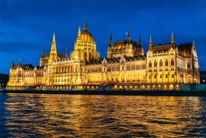 Budapest: Dinner Cruise with Operetta and Folk Show