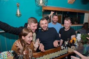 Budapest: Drunken History Bar Crawl Tour with Local Drinks