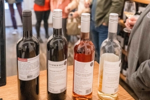 ブダペスト：ストリートフードとワインの食の旅、16歳以上対象の試飲ツアー