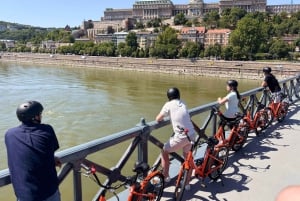 Budapest: Väsentlig historisk cykeltur (1,5 timmar)