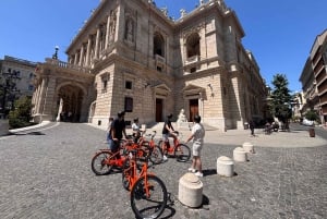 Budapest: Väsentlig historisk cykeltur (1,5 timmar)