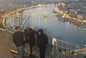Budapest: Evening Castle Hill Tour with Fishermen's Bastion