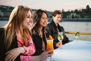 Budapest: Evening Cruise and Dinner with Champagne