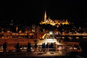 Budapest: Evening Cruise including Drinks and Live Music