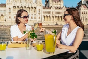 Evening Sightseeing Cruise with Unlimited Prosecco