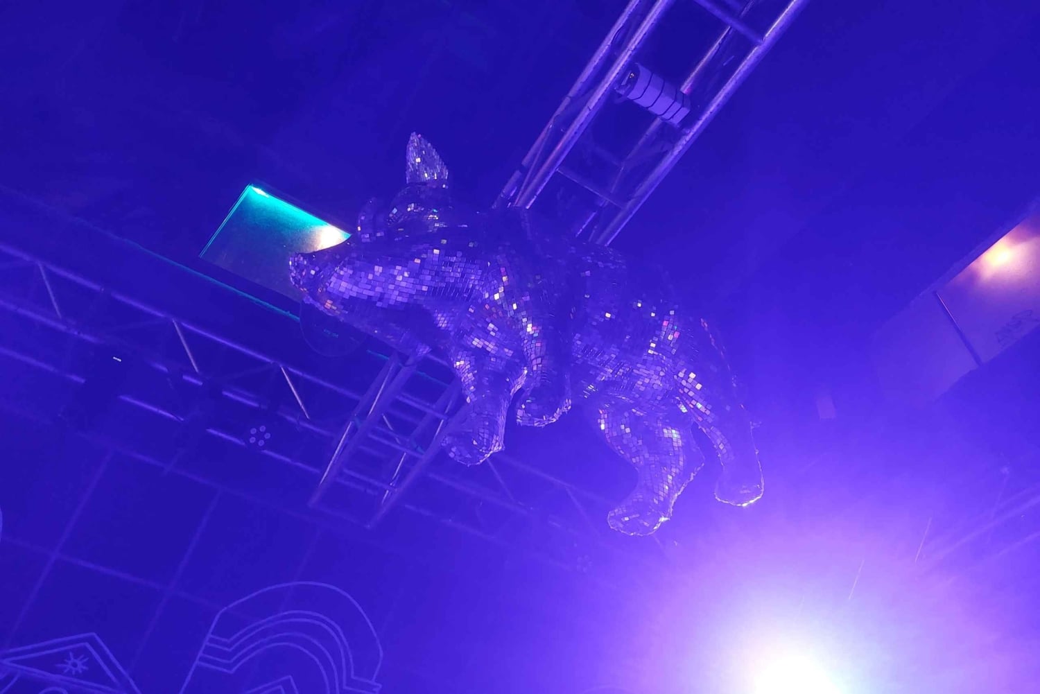 Boedapest: ontdek iconische bars tijdens een wandeling met gids bij de ruïnebar