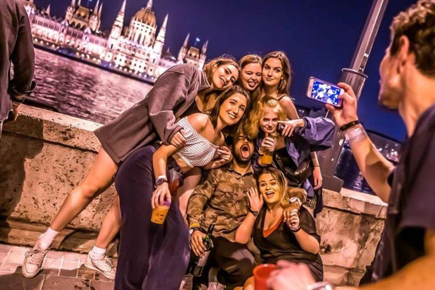 Budapest: Nattlig partybuss – BYOB, musik och stadens ljus