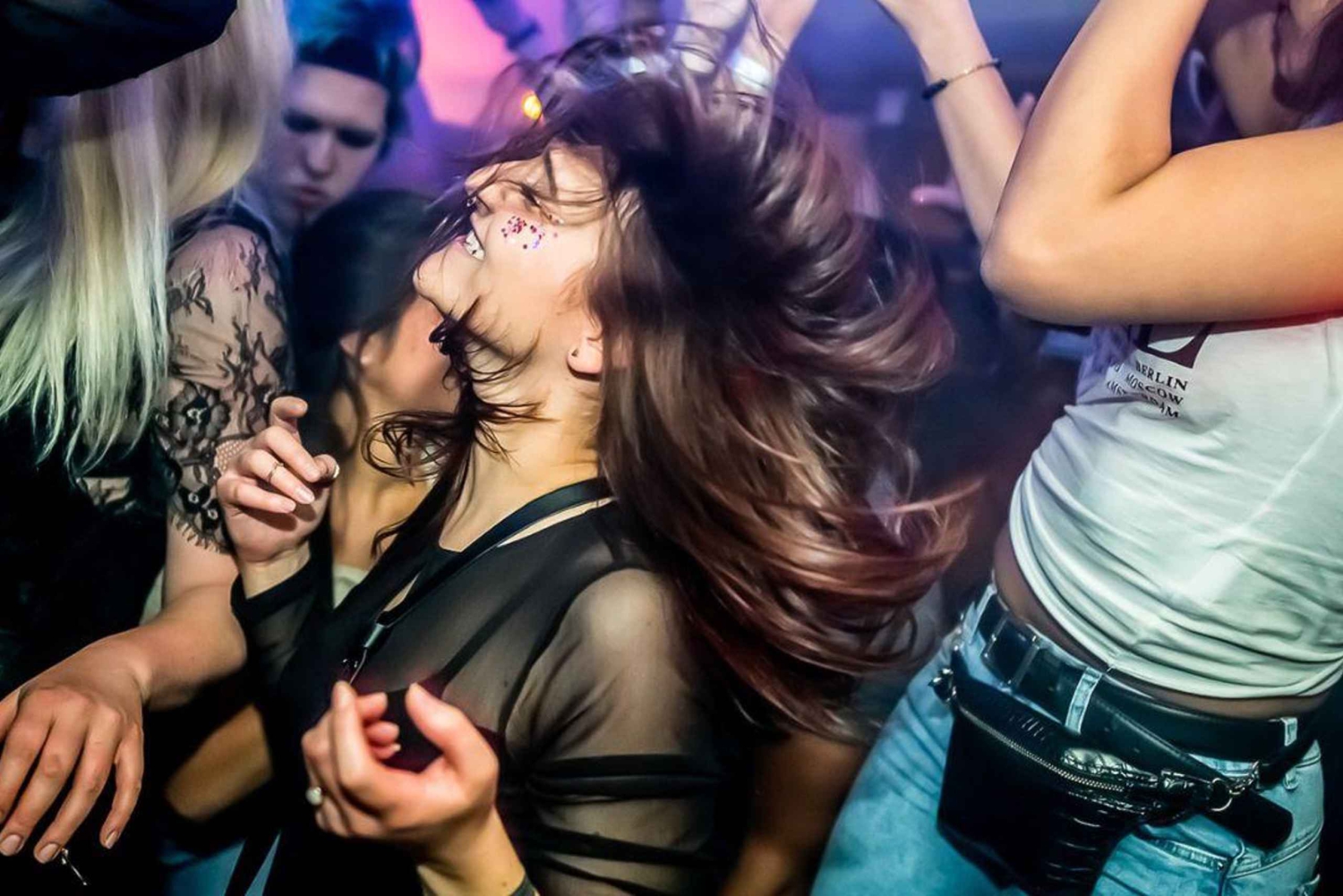 Budapest: Nattlig partybuss – BYOB, musik och stadens ljus