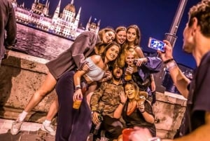 Budapest: Nattlig partybuss – BYOB, musik och stadens ljus