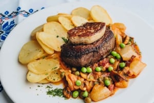 Budapest: Folk Dinner Show with Live Music & Unlimited Wine