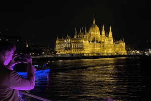 Budapest: GLOW Sunset Cruise with Optional Welcome Drink