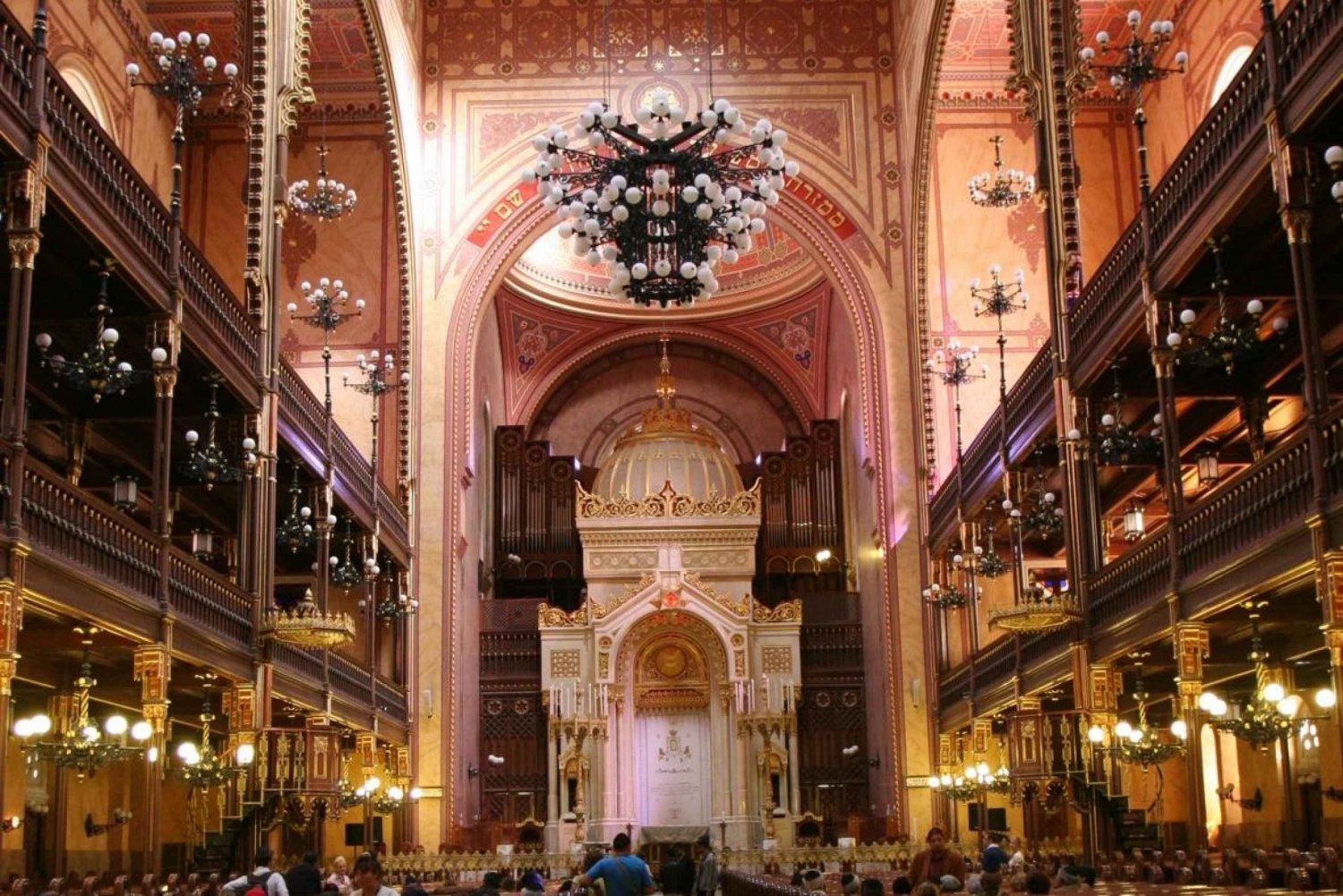 Budapest Grand Half-Day Jewish Heritage Tour