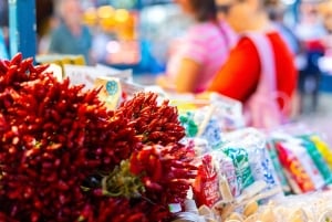 Budapeszt: Wycieczka kulinarna po Wielkim Rynku z lokalnym przewodnikiem