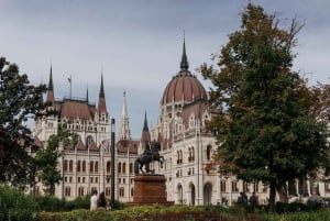 Budapest: Great Christmas Tour & Folk Music Performance